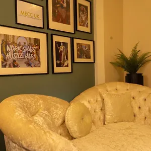 Apartment Luxury Centre Getaway - Prime Location Sleeps 7!, Nottingham